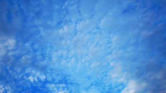 4K高清实拍西安城南蓝天白云背景素材