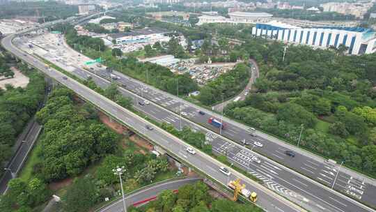 航拍公路车流行驶空镜