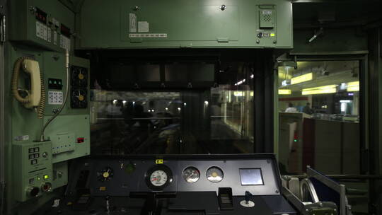 火车司机驾驶室视频素材模板下载