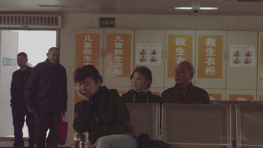 武汉汉口长江客轮乘客等待视频素材模板下载