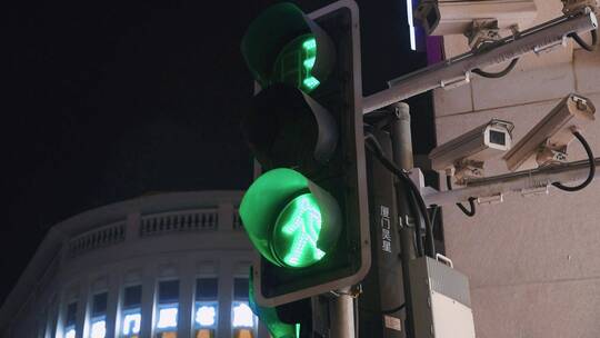 城市街道路口信号灯