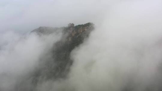 长城夏季云海飘渺航拍风光