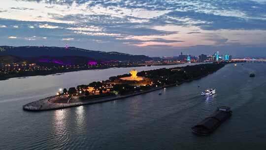 长沙红色景区橘子洲雕像蓝调夜景城市