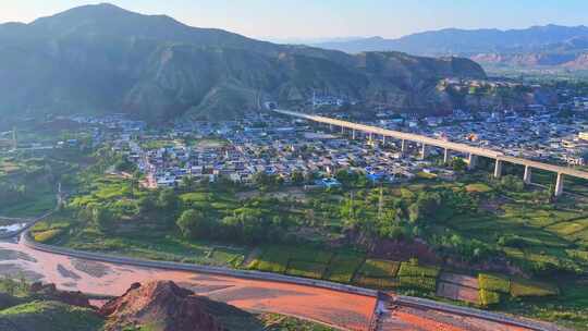 航拍青海第一村下川口村高铁湟水河魁星阁