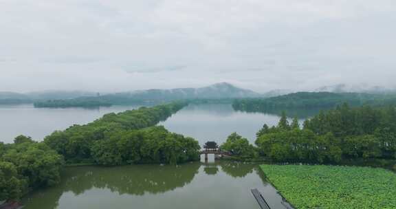 杭州西湖烟雨苏堤三潭印月雷峰塔