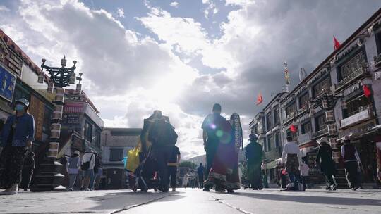 西藏拉萨大昭寺八角街人流慢动作视频素材模板下载