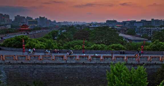 夕阳下的西安城墙