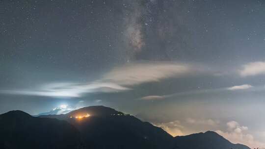 江西武功山云海星空延时