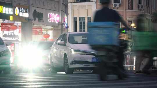 夜晚行人车流慢门王家卫风格【商用需购买】