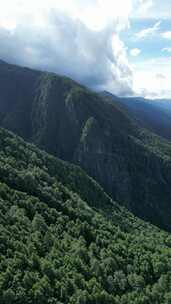 大理苍山洗马潭索道航拍风光