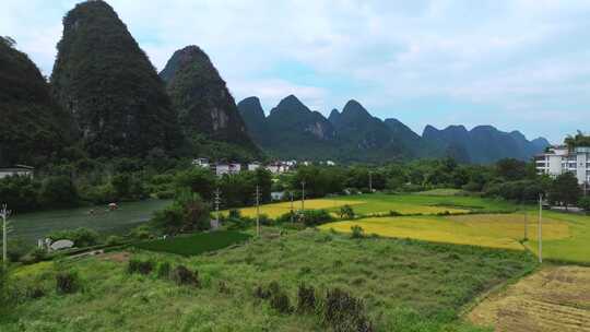 航拍桂林阳朔遇龙河十里画廊竹筏漂流稻田