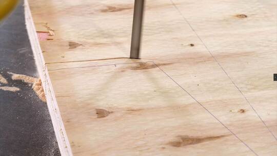 家具厂切木板，切木头