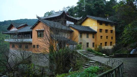 天台山石梁飞瀑-古方广寺和中方广寺