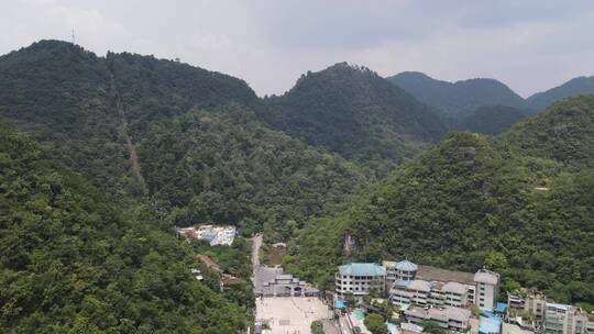 4K航拍贵州贵阳黔灵山4A景区