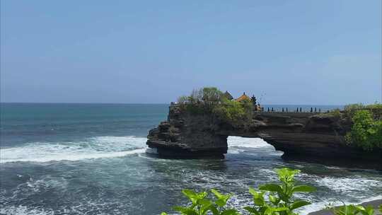 塔纳洛特寺俯瞰印度洋海浪