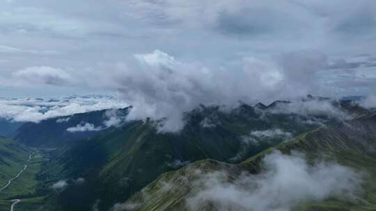 航拍四川阿坝黑水雅克夏高山云海风光