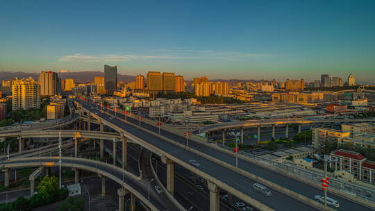 高架桥道路车流日转夜