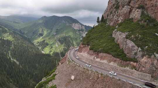 新疆伊犁伊昭公路悬崖白石峰航拍景观