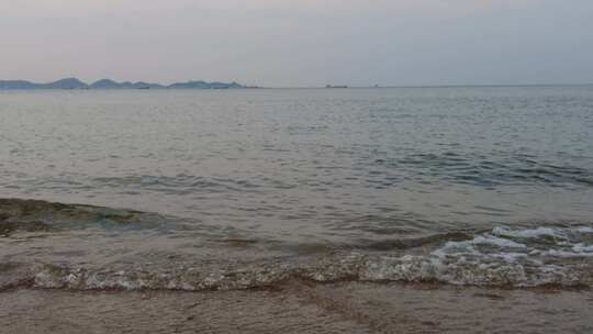 大海海浪沙滩风景蓝天白云实拍