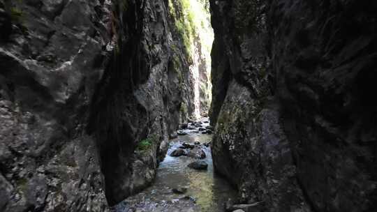 峡谷步行运动