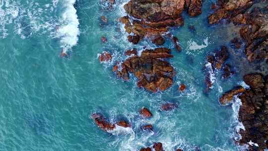 大海海边沙滩礁石航拍