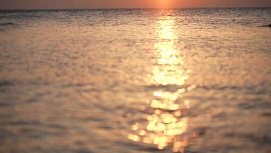 夕阳海面倒影