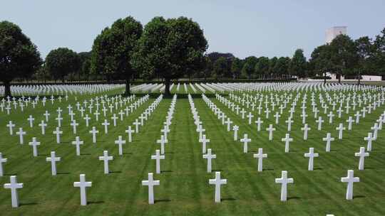 荷兰美国军事公墓的白十字架视频素材模板下载