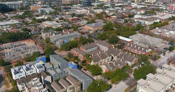赖斯村地区休斯顿市中心附近富裕家庭的鸟瞰图