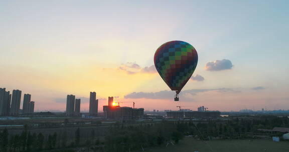 武汉滑翔伞基地航拍热气球夕阳3709
