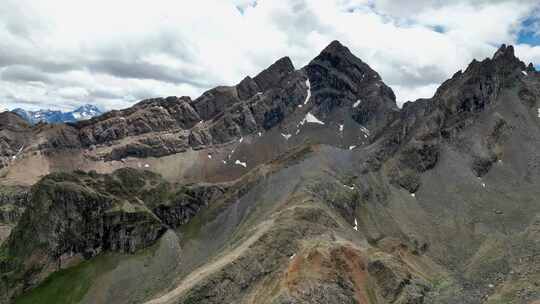 航拍四川阿坝小金大哇梁子火焰峰雪山风光