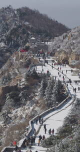 山东泰山风景区雪景下雪