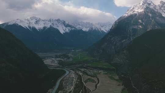 雪山云海延时摄影合集