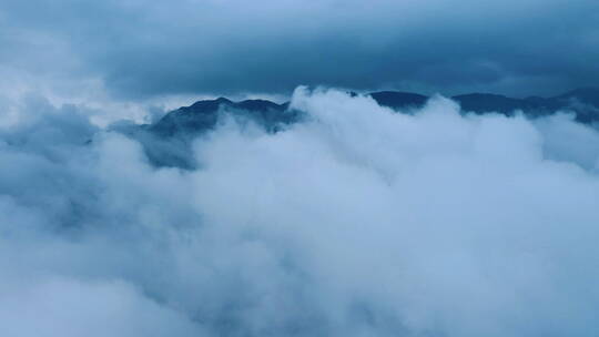 航拍云雾中的庐山视频，不识庐山真面目
