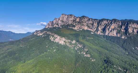 蓝天下的庐山五老峰航拍延时