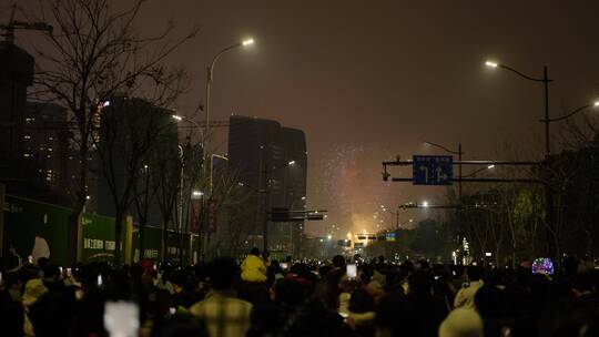 中国春节，元宵节，城市燃放烟花