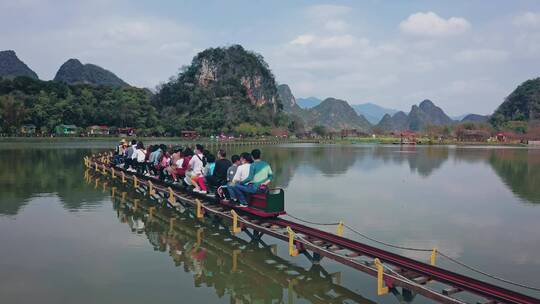 广东省清远古龙峡漂流景区