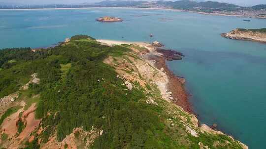 航拍平潭大嵩岛原生态海岛海浪碧海蓝天沙滩