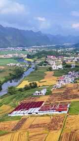 竖屏航拍巴中光雾山周边高速公路景观高清在线视频素材下载