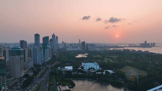 夕阳下的海口城市风光