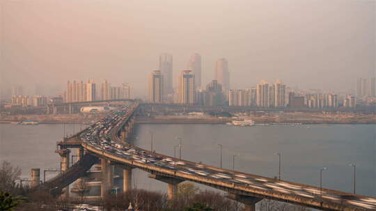 日落前的首尔旗袍桥