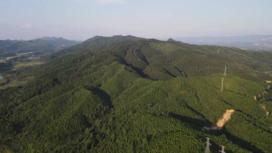 航拍巍峨大山丘陵地貌