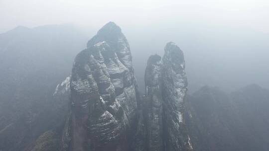 航拍浙江衢州江山江郎山