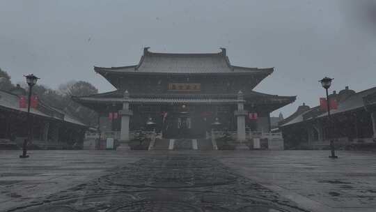 2024年第一场雪雪中的千年古寺金粟寺