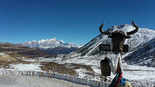 无人机航拍西藏色季拉山口南迦巴瓦峰318视频素材模板下载