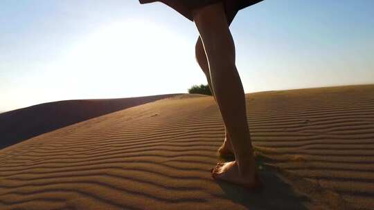沙漠漫步视频素材模板下载