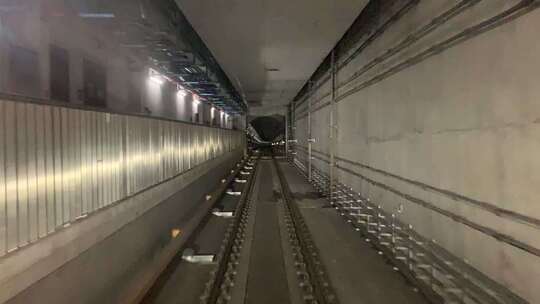 穿越地铁隧道视频素材模板下载