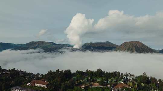 航拍Bromo火山云海