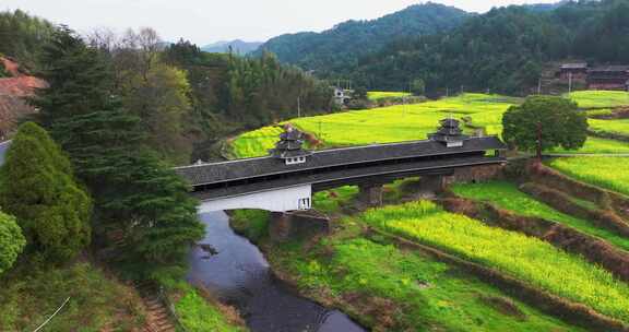 湖南怀化市坪坦侗寨横岭村廻龙桥春天