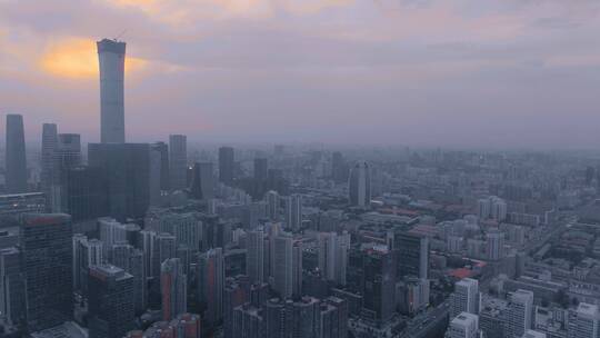 4K航拍北京CBD晚霞城市高楼朝阳区三里屯视频素材模板下载