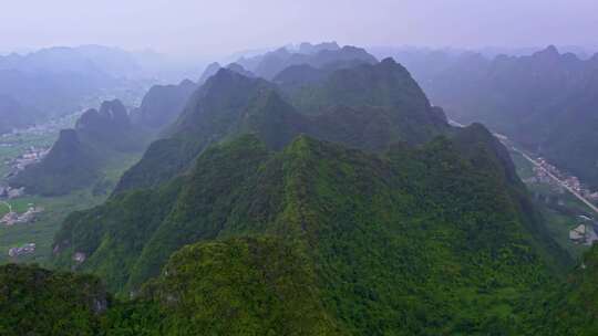 广西早晨大山晨光山川山峰光影山脉喀斯特